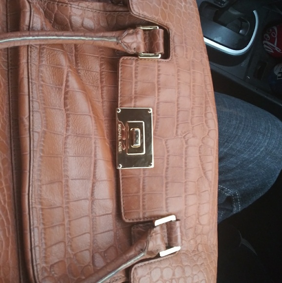 Micheal Kors Handbag - Picture 2 of 2